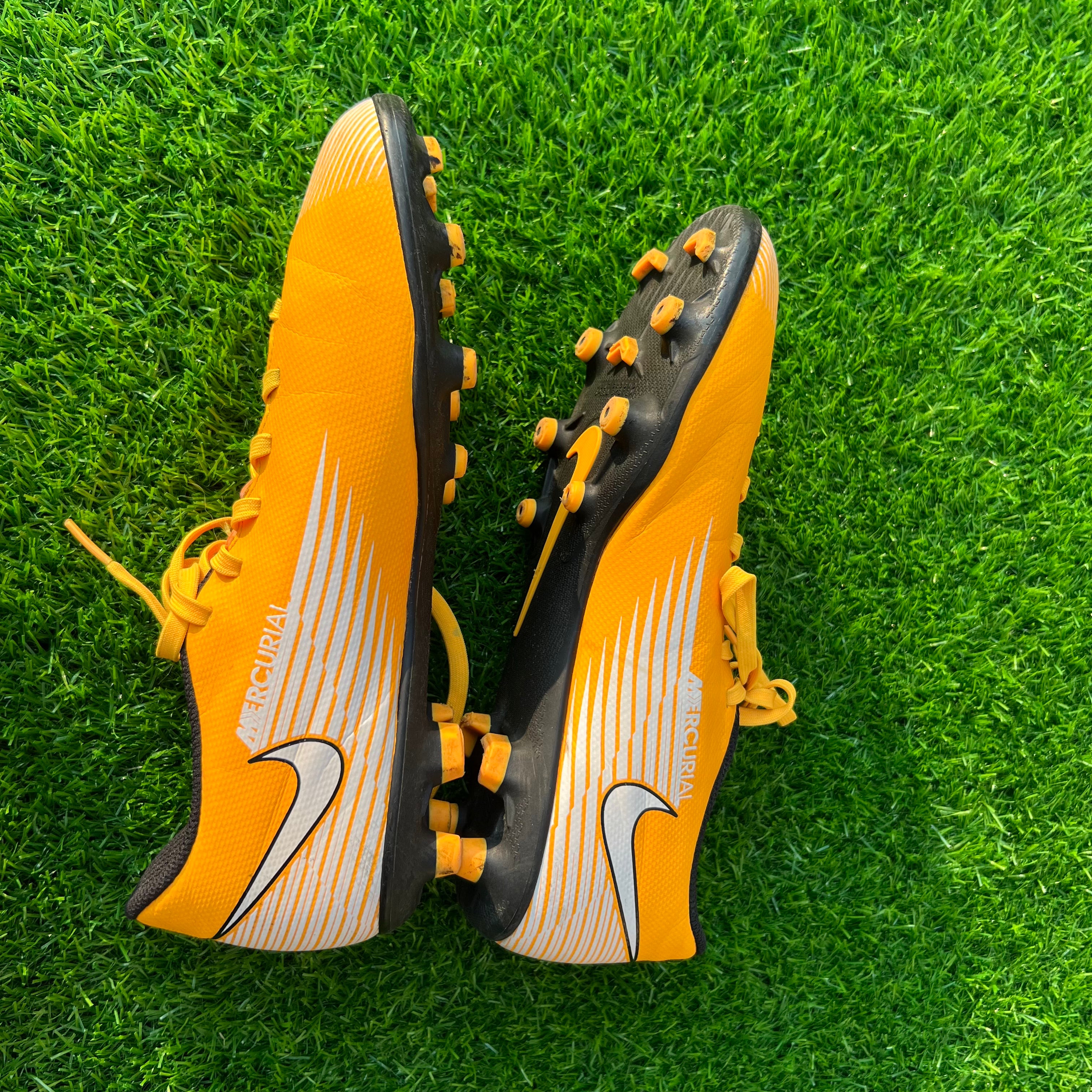 Mercurial Vapor 13 Club MG Men's Size UK 6 / EU 40