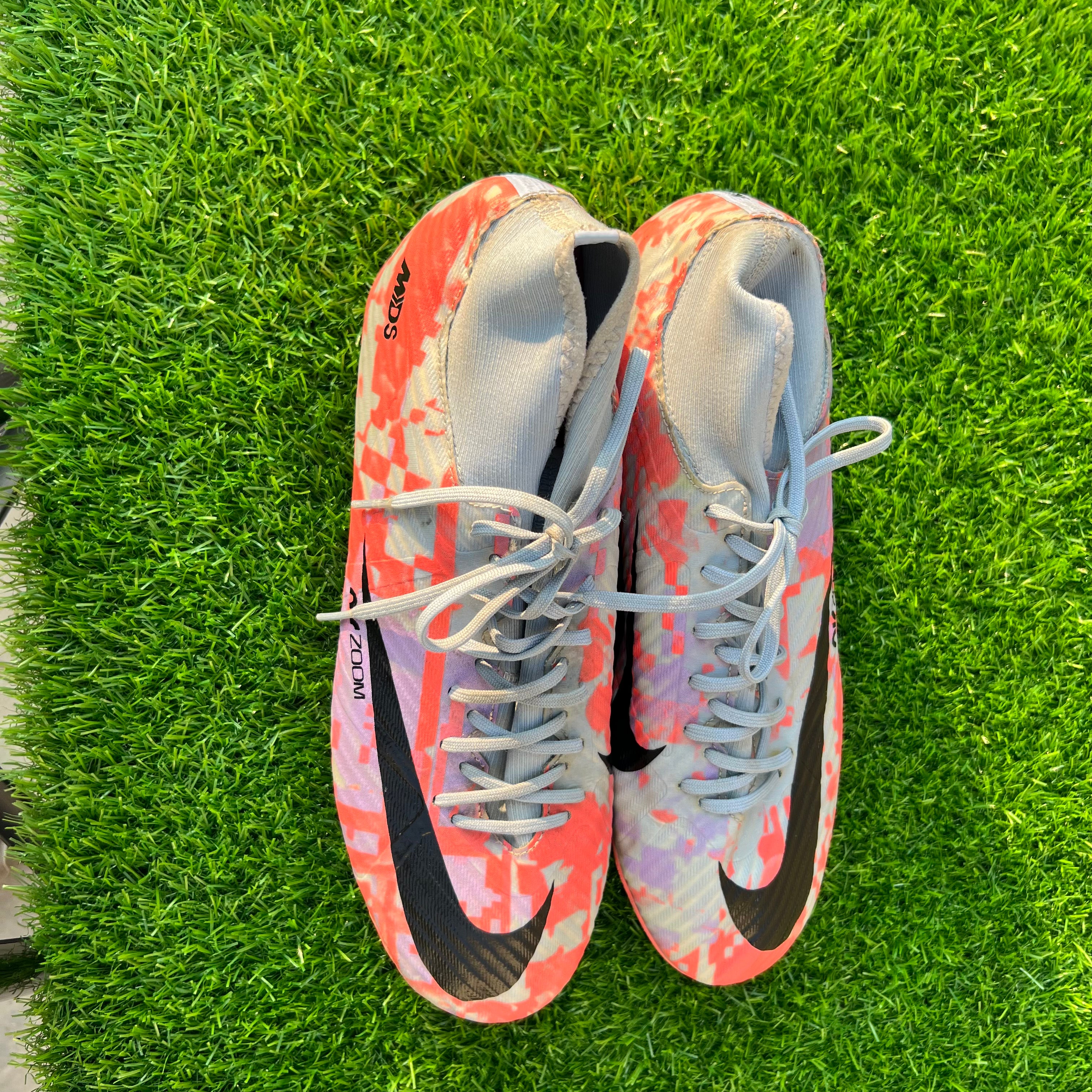 Nike Mercurial Superfly 9 Academy Size UK 8.5 / EU 43