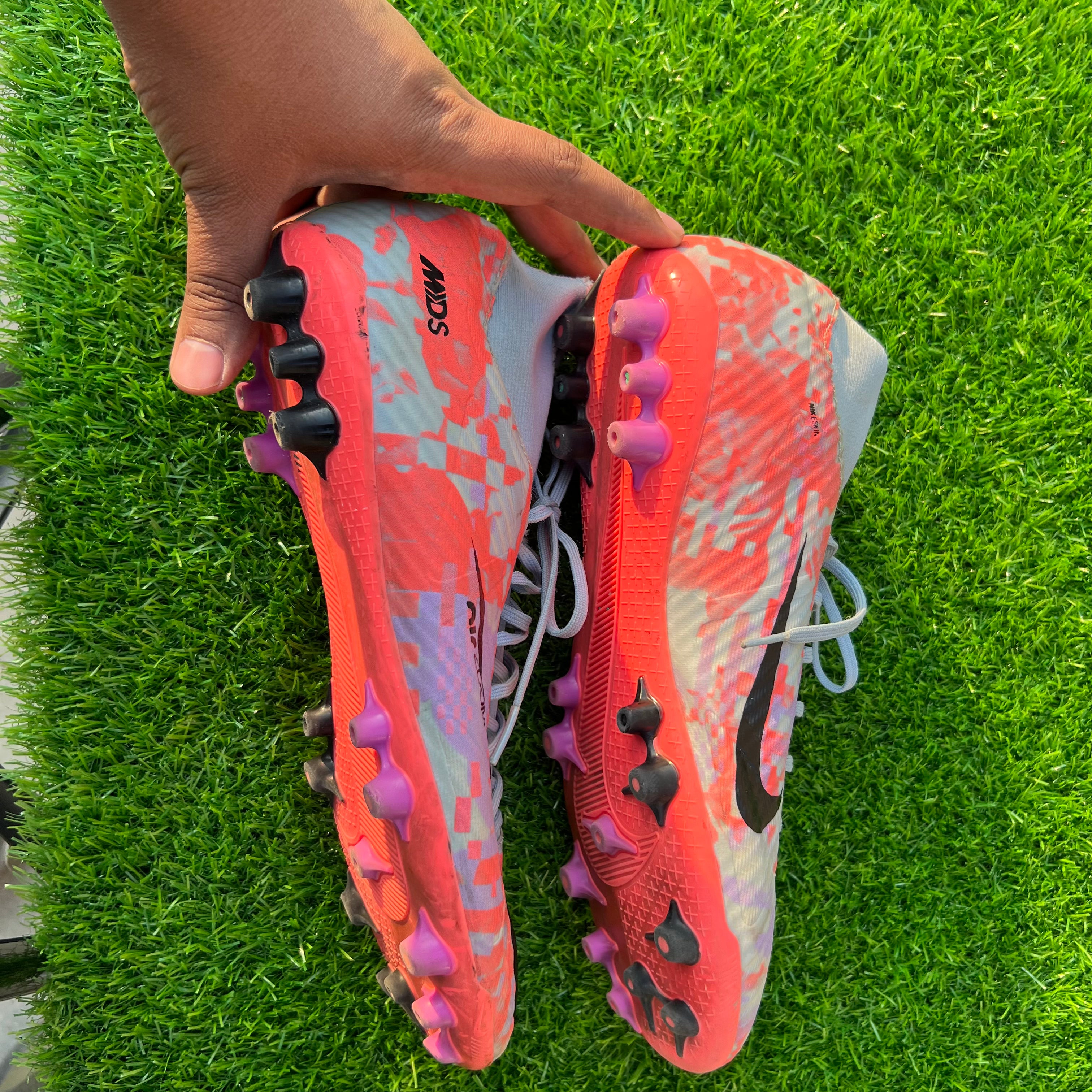 Nike Mercurial Superfly 9 Academy Size UK 8.5 / EU 43