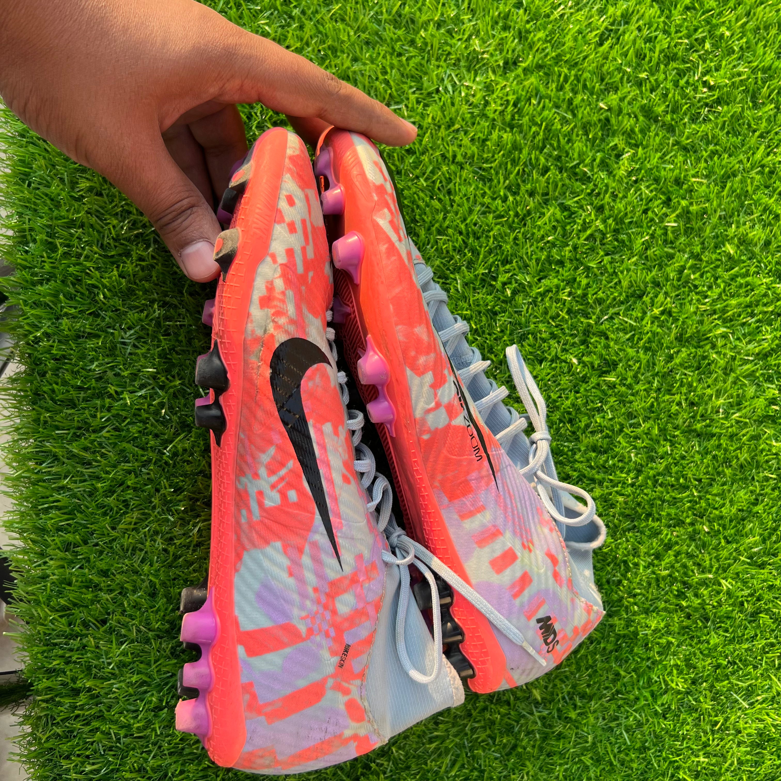Nike Mercurial Superfly 9 Academy Size UK 8.5 / EU 43