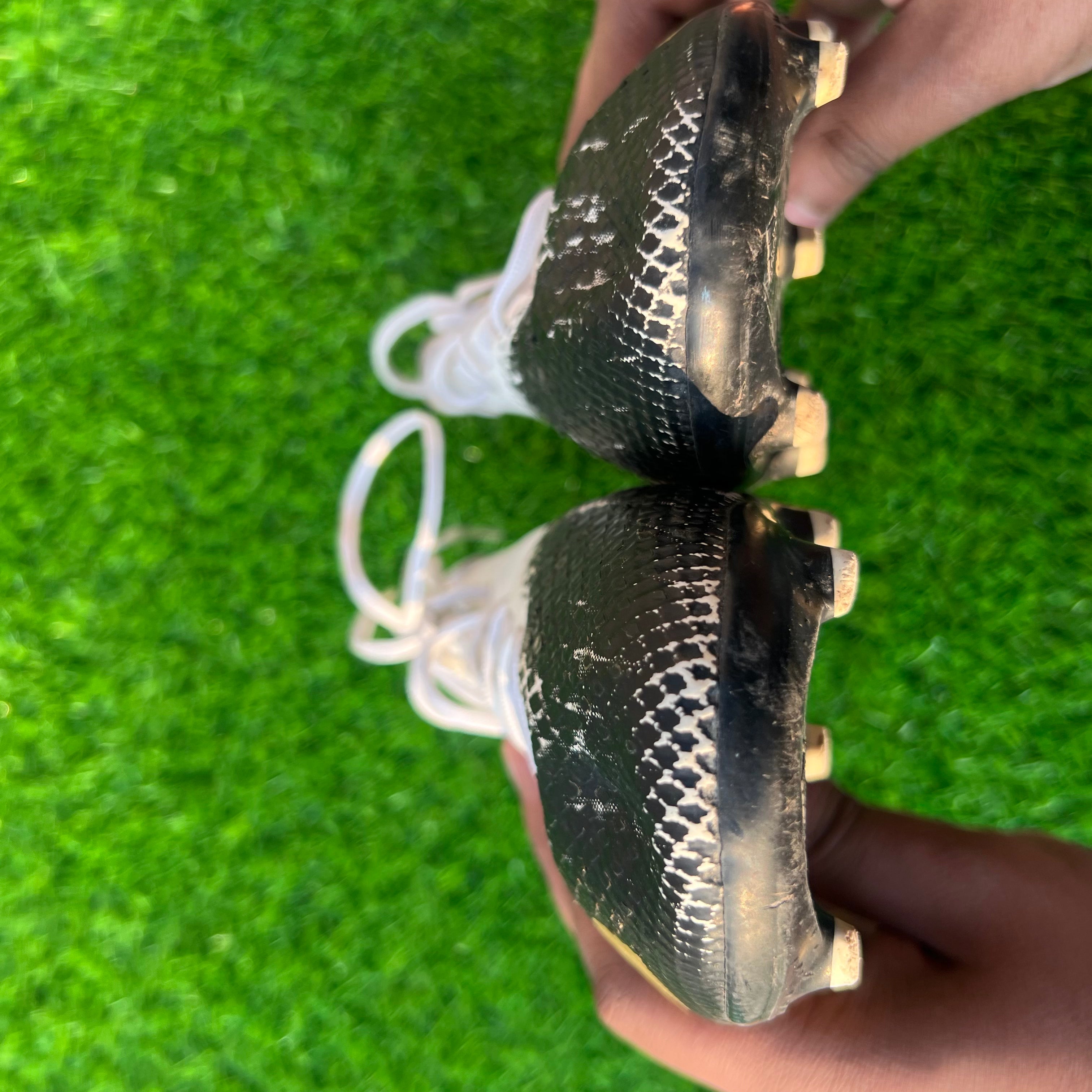 Predator Mutator 20.3 Low Firm Ground Boots Size UK 6.5 / EU 40