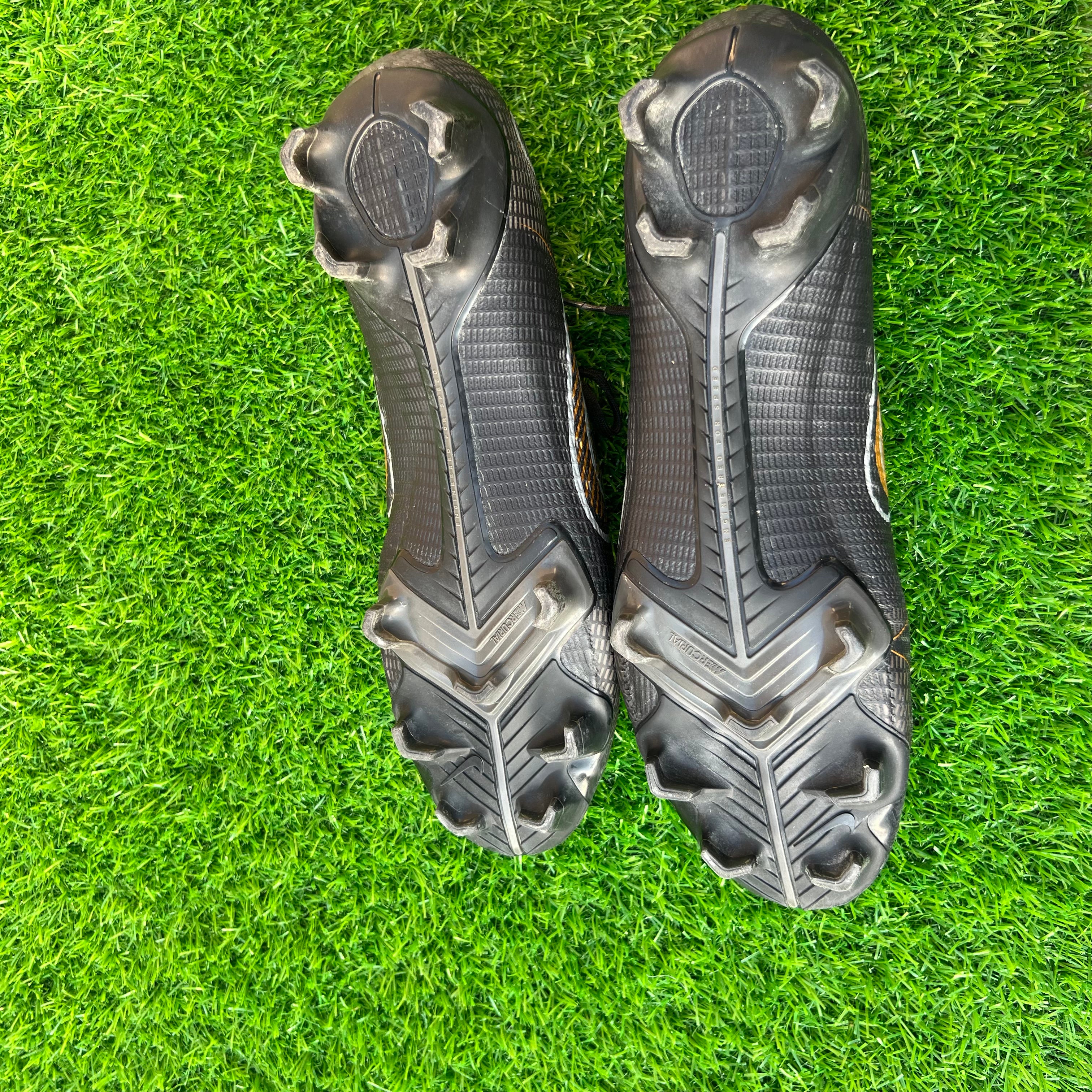 Mercurial Vapor 14 Pro FG Black Gold Soccer Cleats Size UK 9.5/ EU 44.5