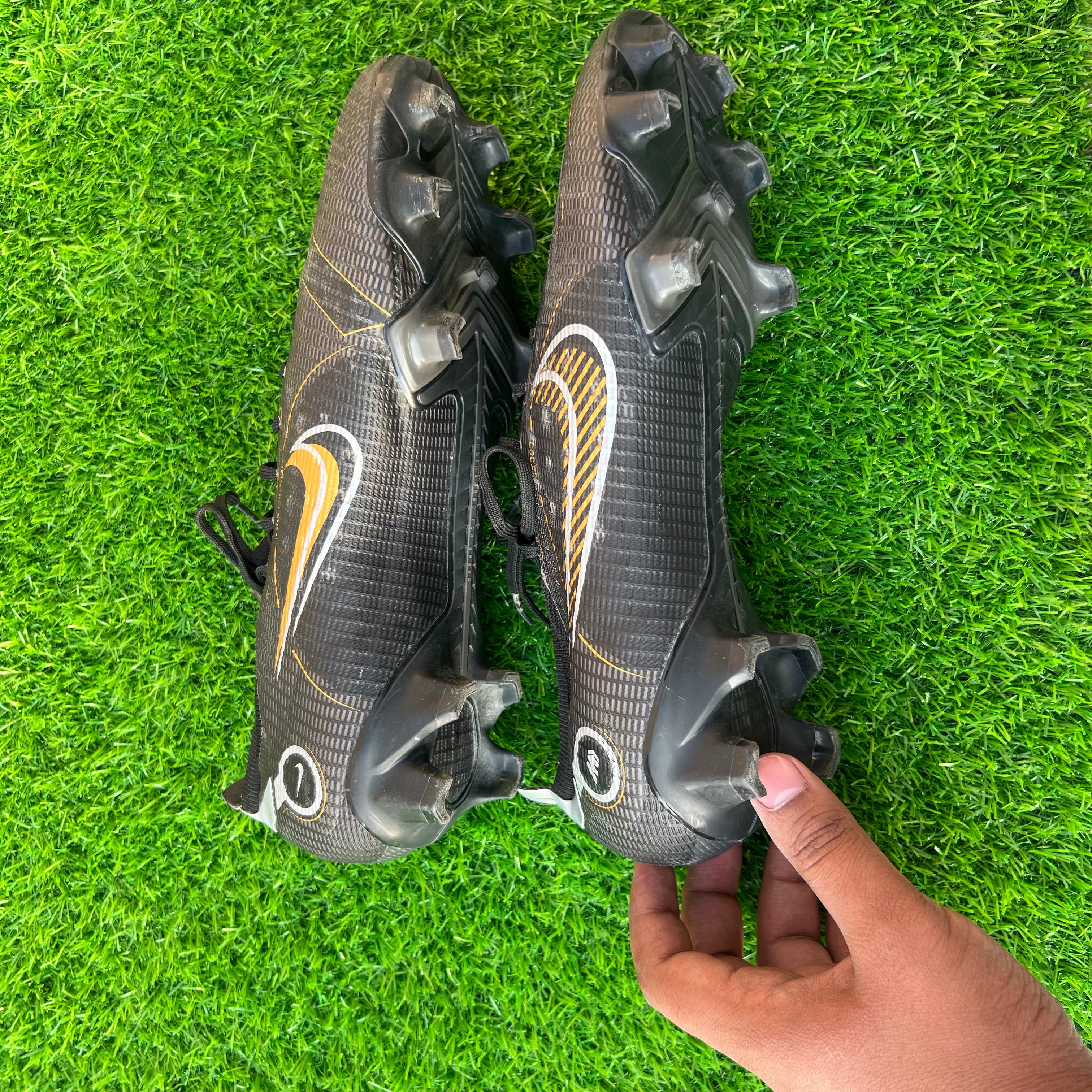 Mercurial Vapor 14 Pro FG Black Gold Soccer Cleats Size UK 9.5/ EU 44.5
