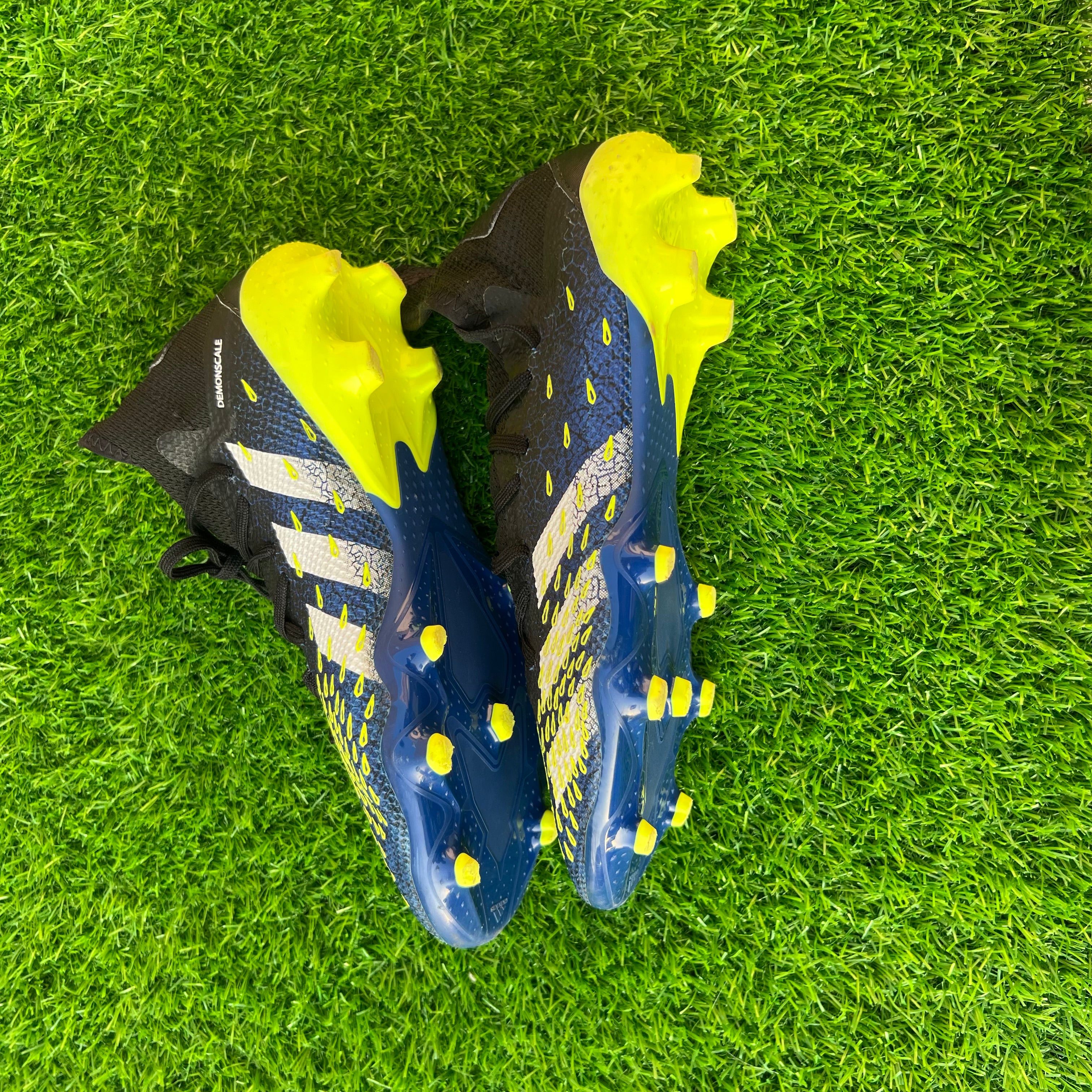 Predator Freak.3 FG Size UK 7 / EU 41