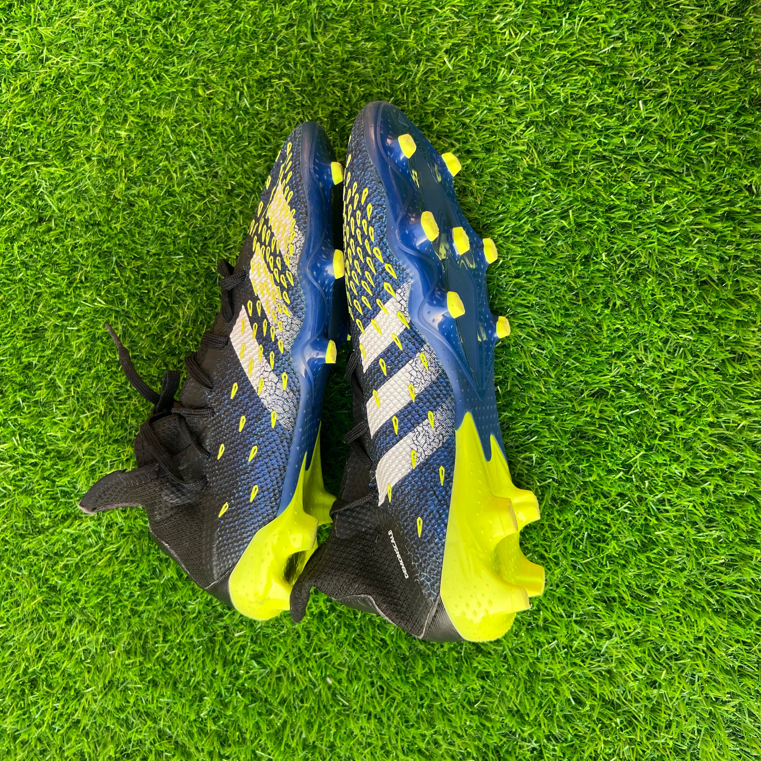 Predator Freak.3 FG Size UK 7 / EU 41