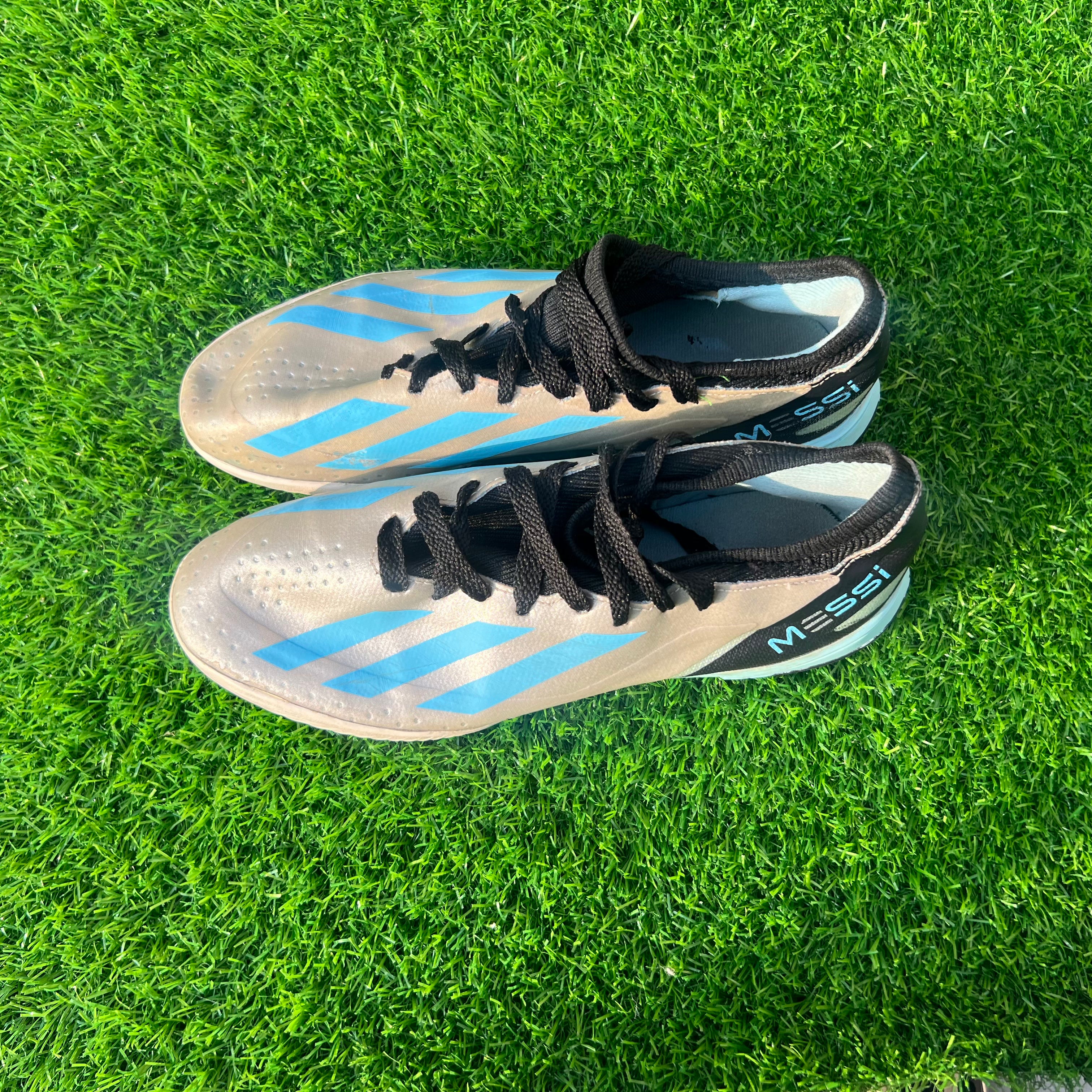 Adidas Messi Gripper football Shoes UK 5 / EU 38