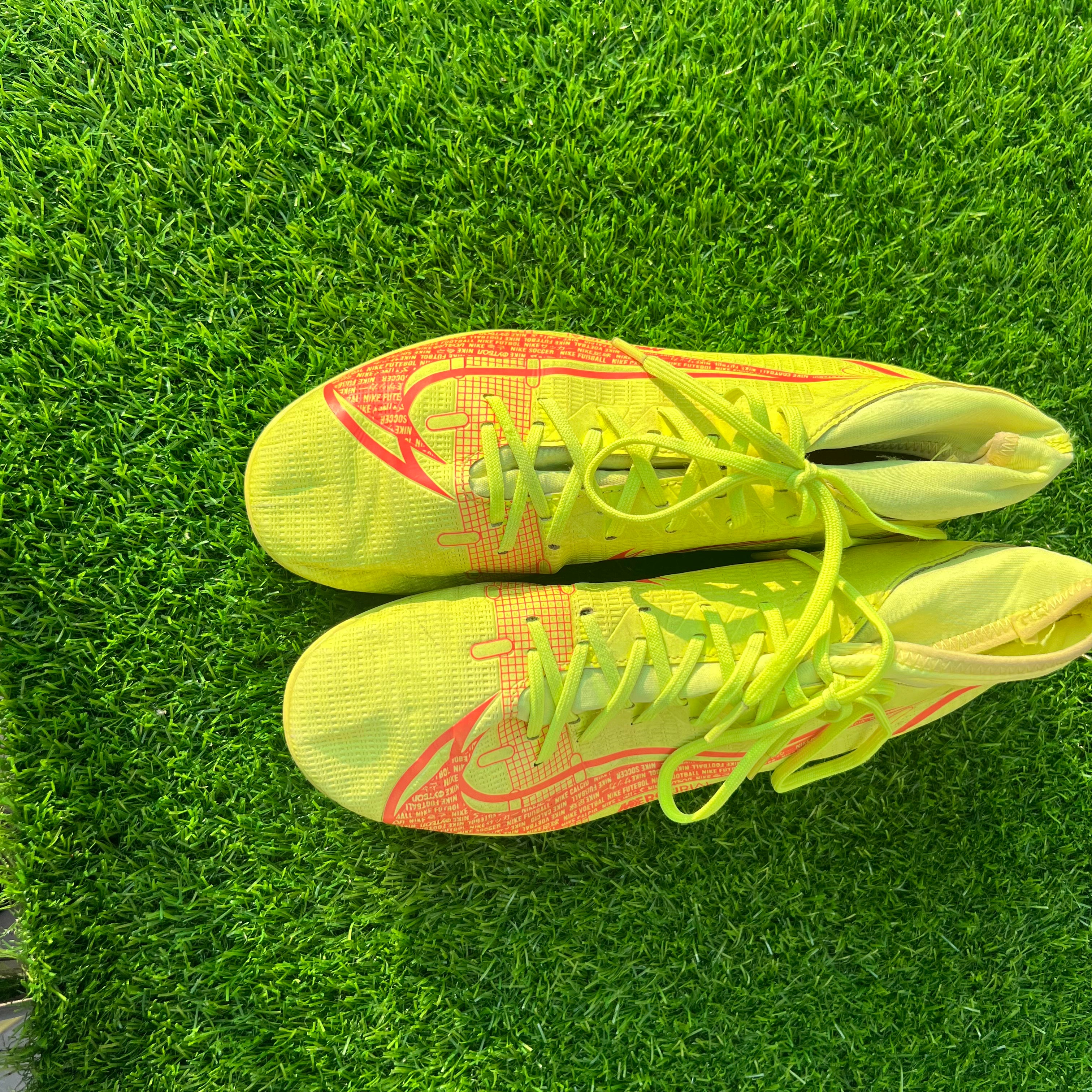 Nike Mercurial Superfly 8 Size UK 7 / EU 41