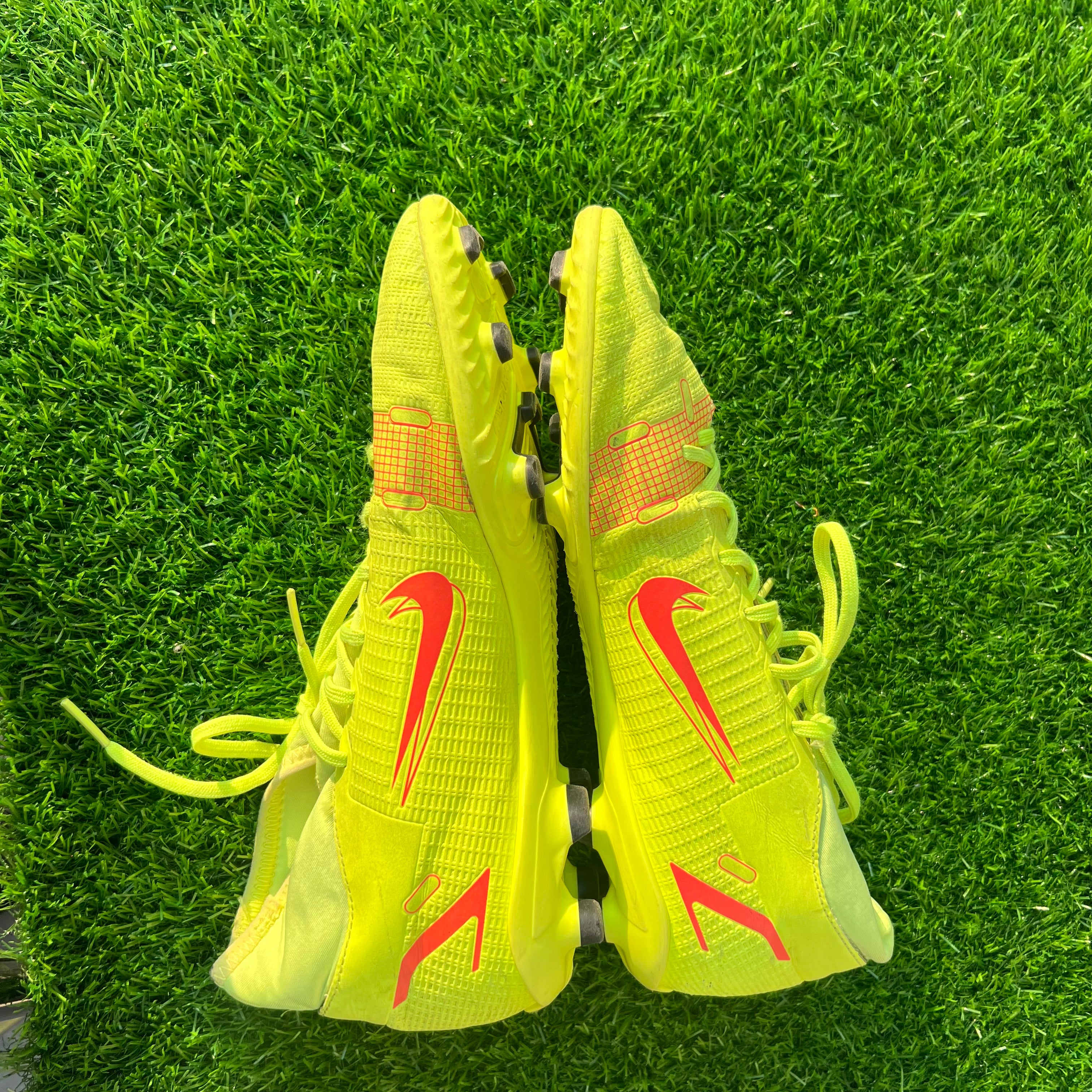 Nike Mercurial Superfly 8 Size UK 7 / EU 41