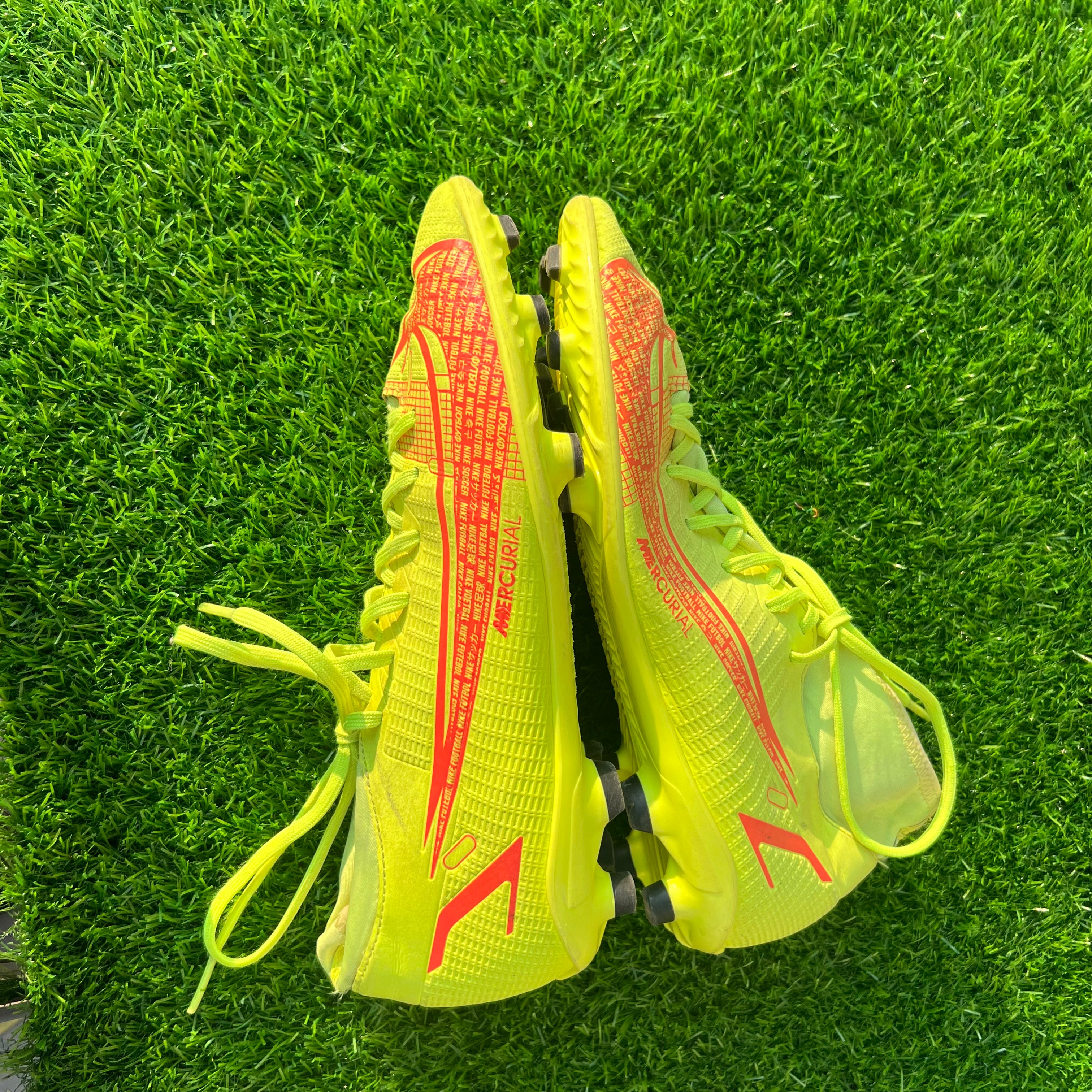 Nike Mercurial Superfly 8 Size UK 7 / EU 41