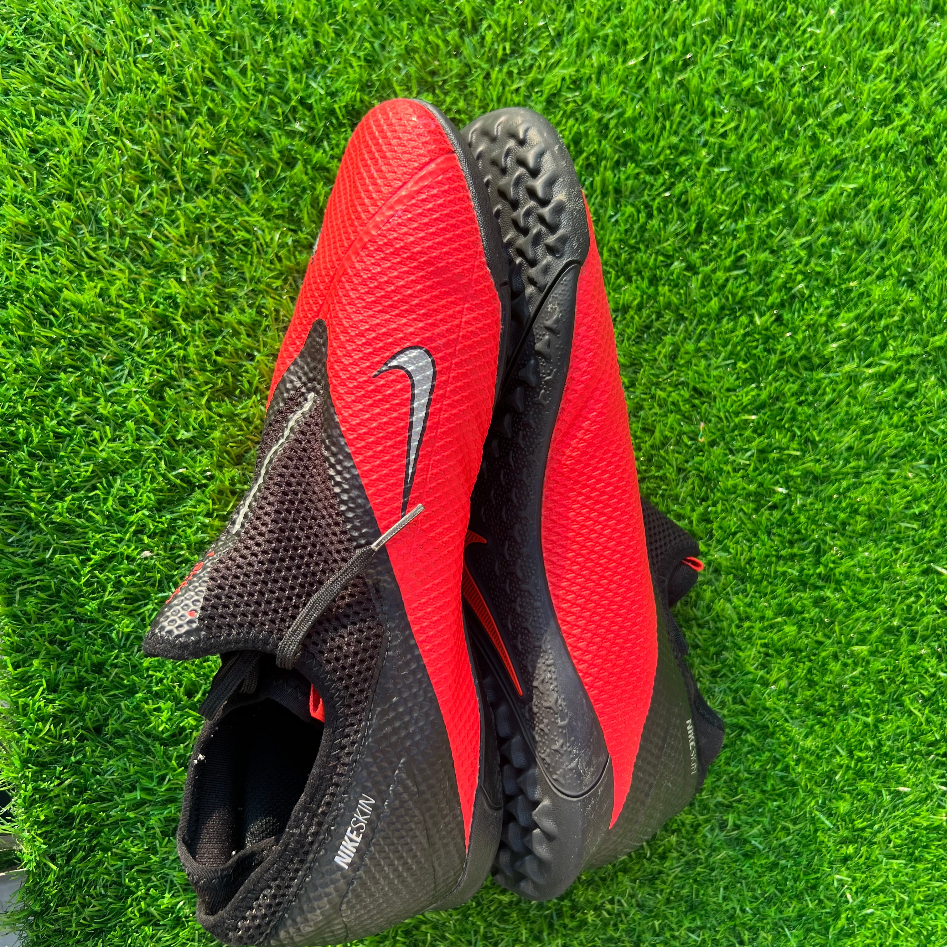 Nike Phantom Vision 2 Academy Dynamic Fit Size UK 9.5 / EU 44.5