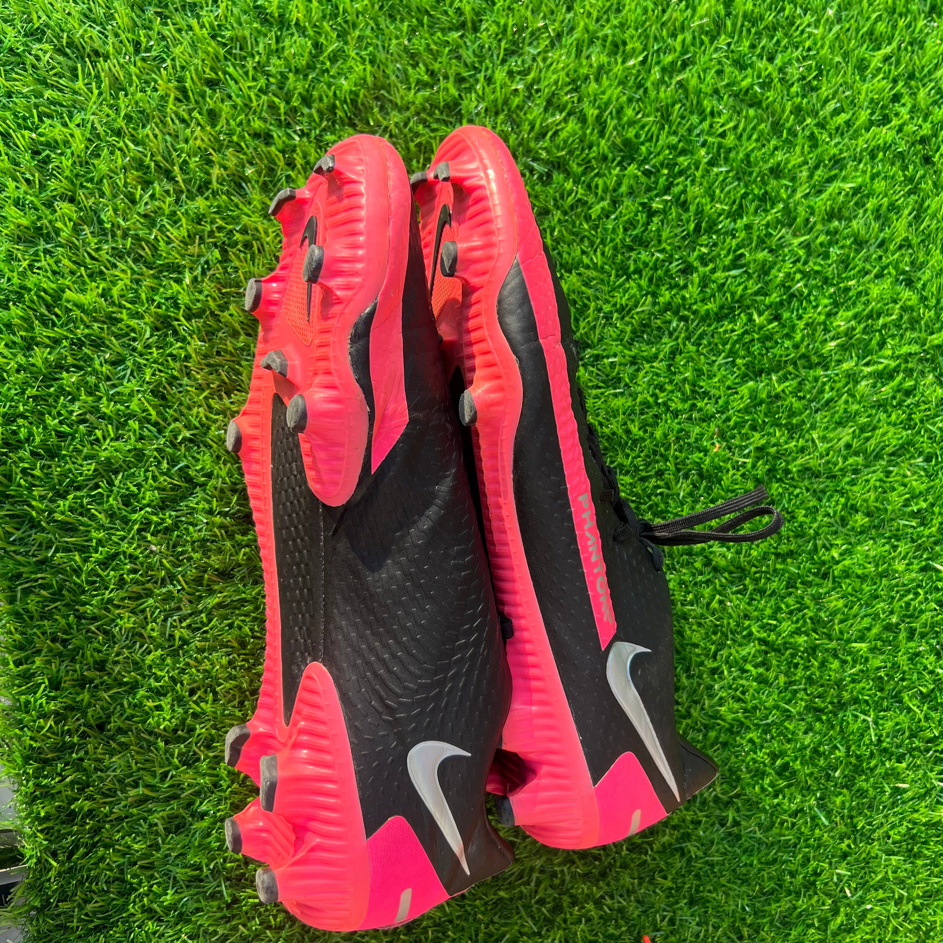 Nike Phantom GT Academy MG Size UK 9 / EU 43