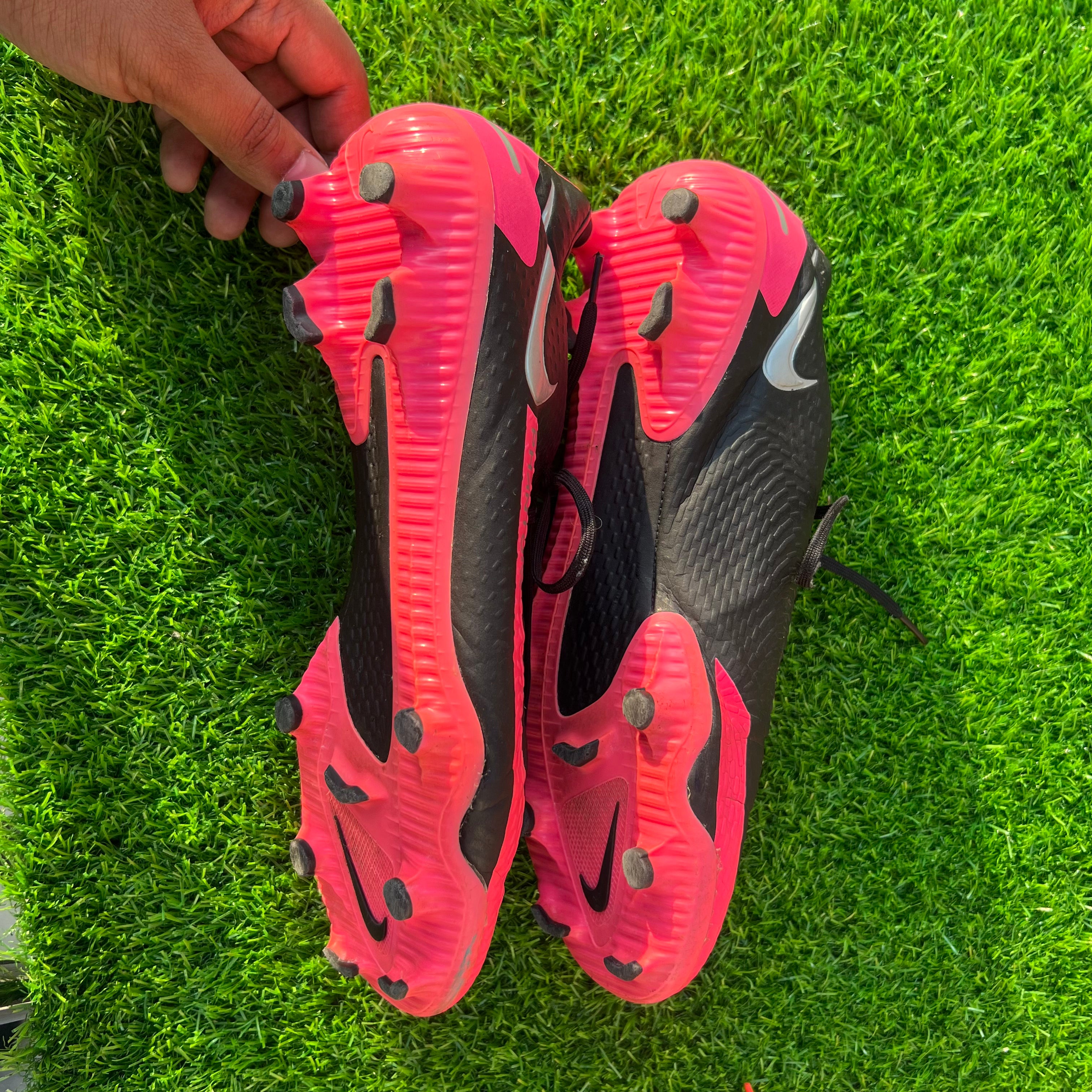 Nike Phantom GT Academy MG Size UK 9 / EU 43