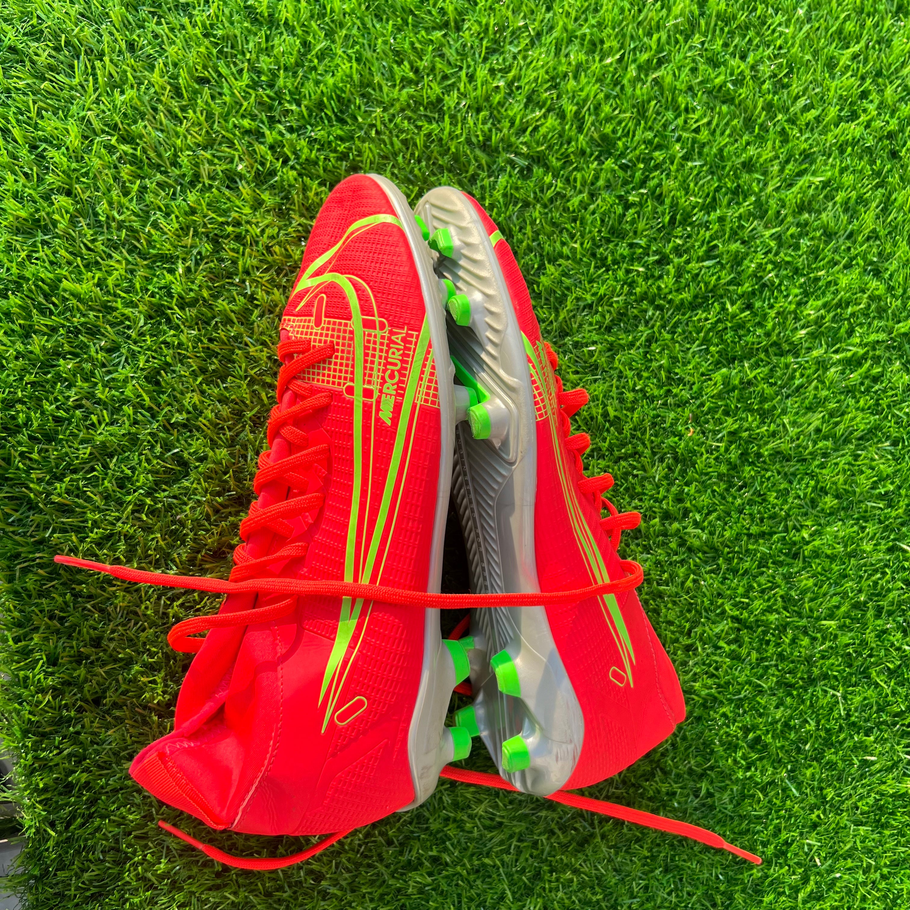 NIKE MERCURIAL SUPERFLY 8 Size UK 5.5 / EU 38.5