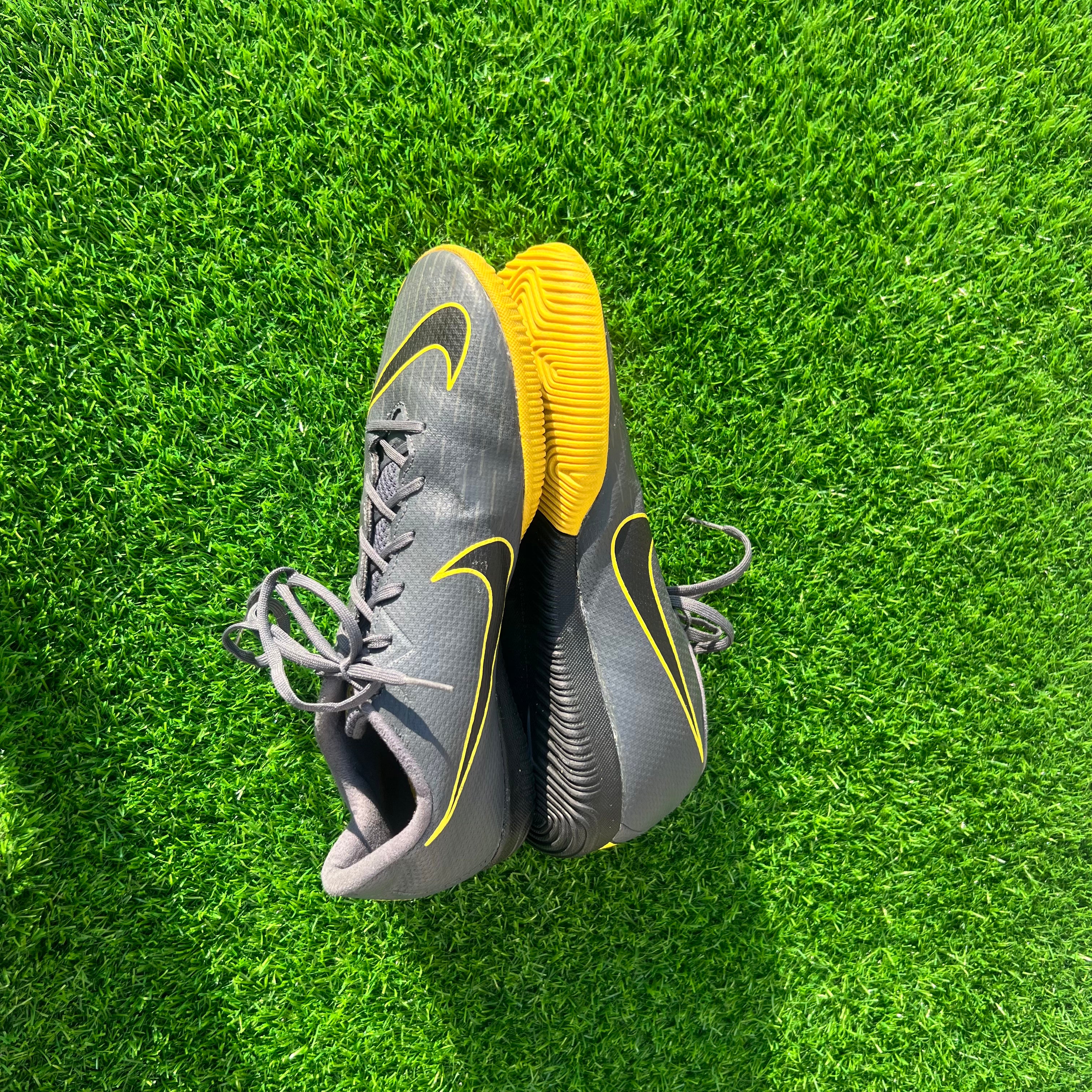 Nike Mercurial Vapor 12 Academy IC Size UK 7 / EU 41