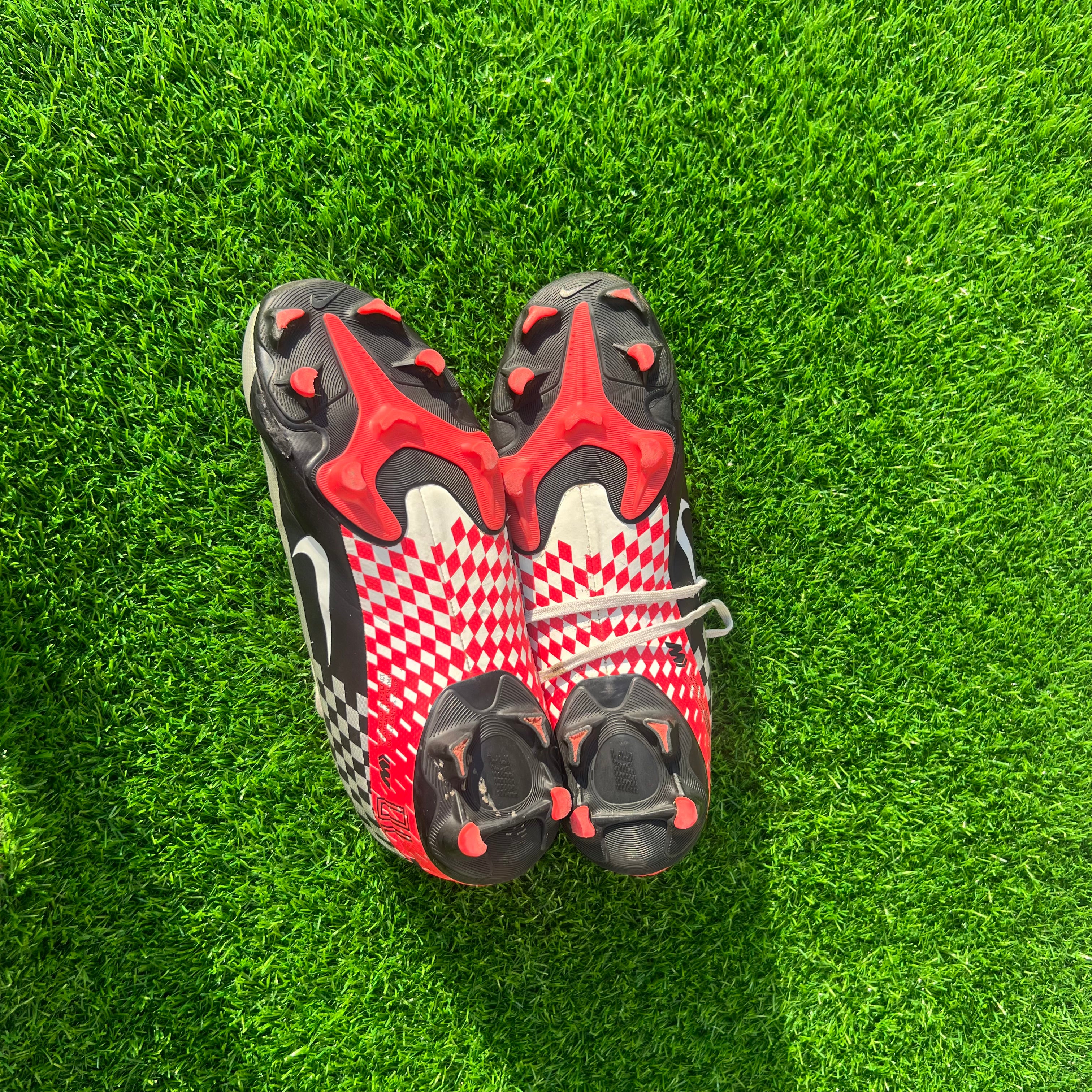 Mercurial Vapor 13 Academy FG Size UK 7 / EU 41