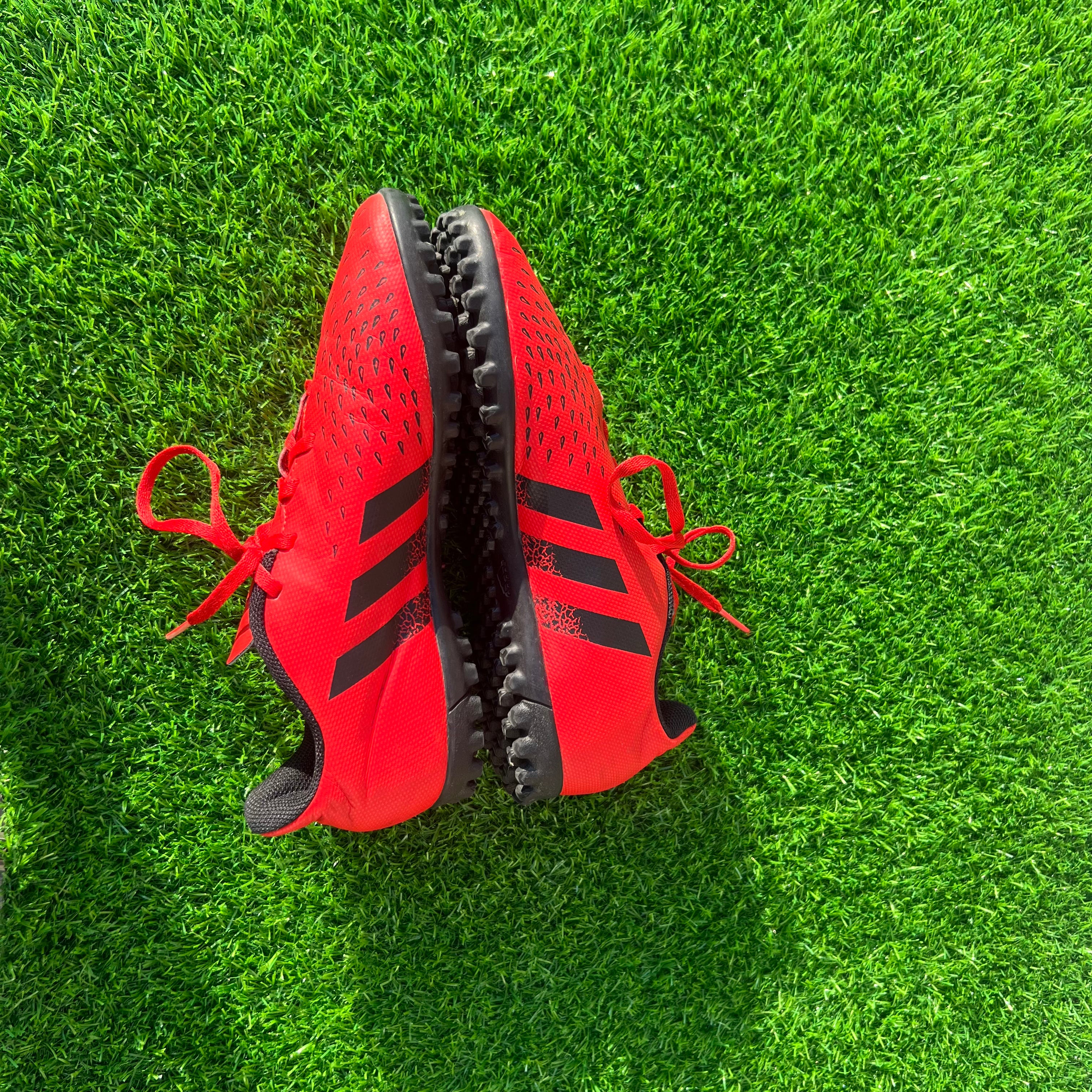 PREDATOR FREAK .4 T Size UK 5.5 / EU 38.5
