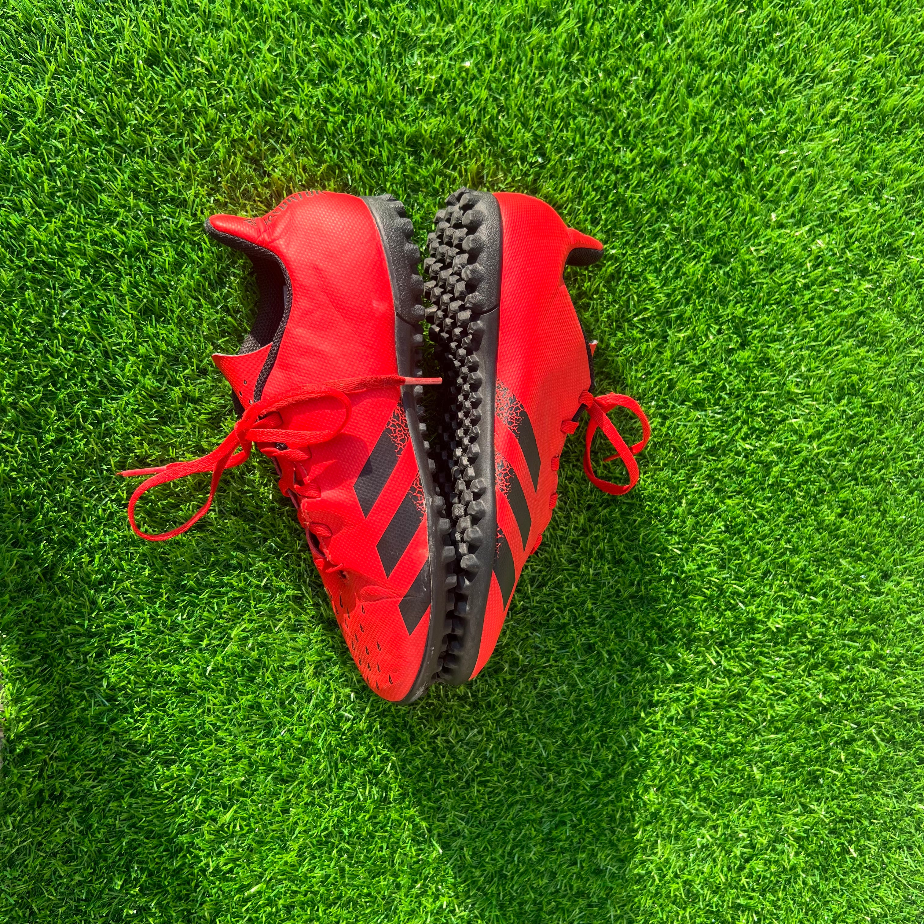 PREDATOR FREAK .4 T Size UK 5.5 / EU 38.5