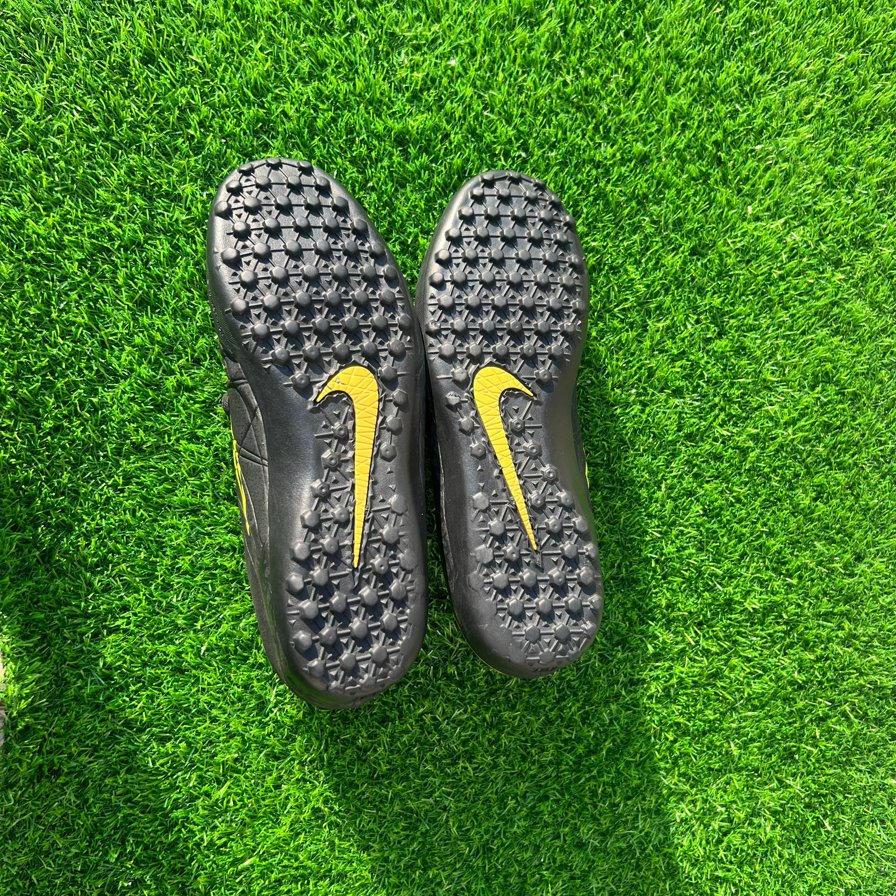Nike Hypervenom Phelon II TF Indoor Turf Size UK 8.5 / EU 43