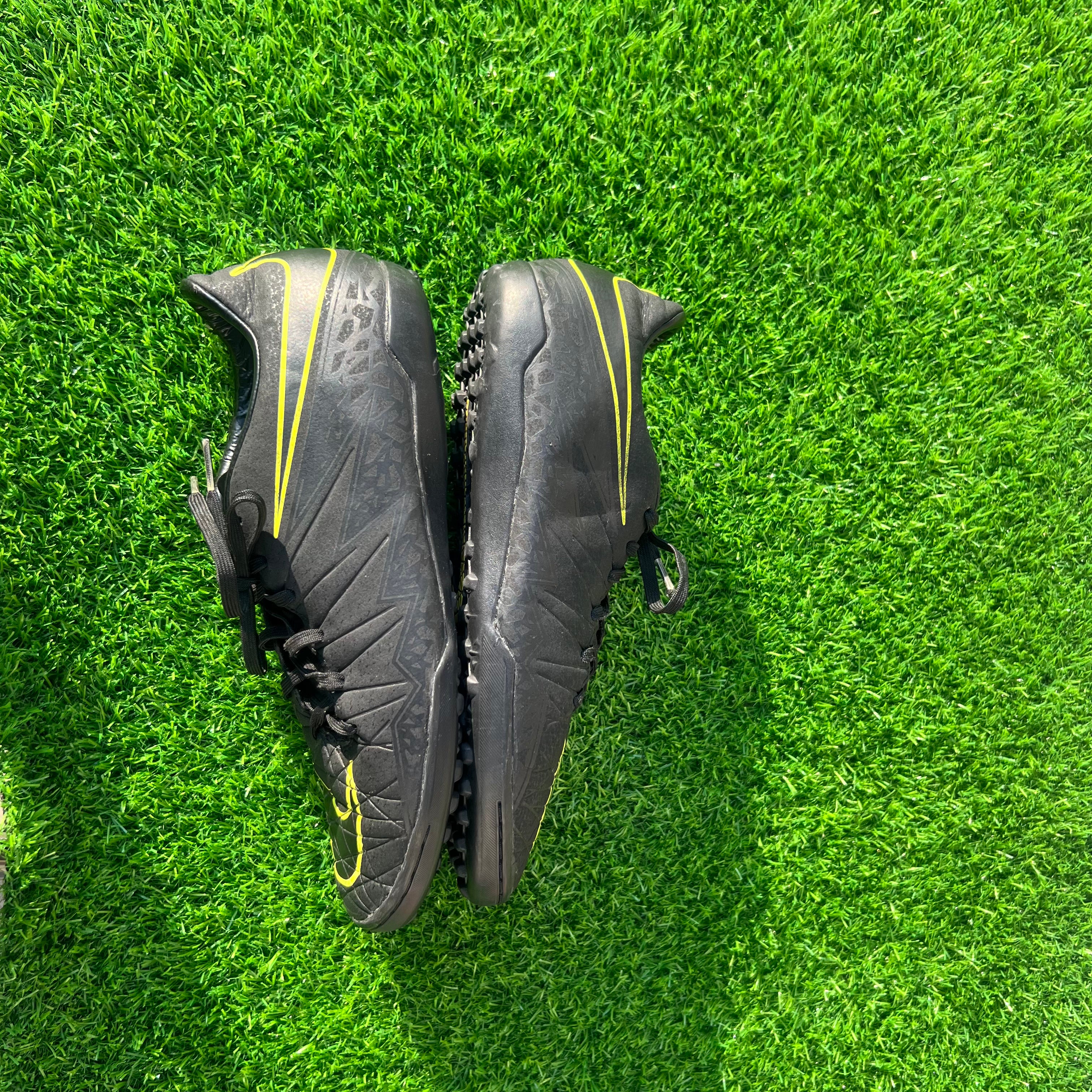 Nike Hypervenom Phelon II TF Indoor Turf Size UK 8.5 / EU 43