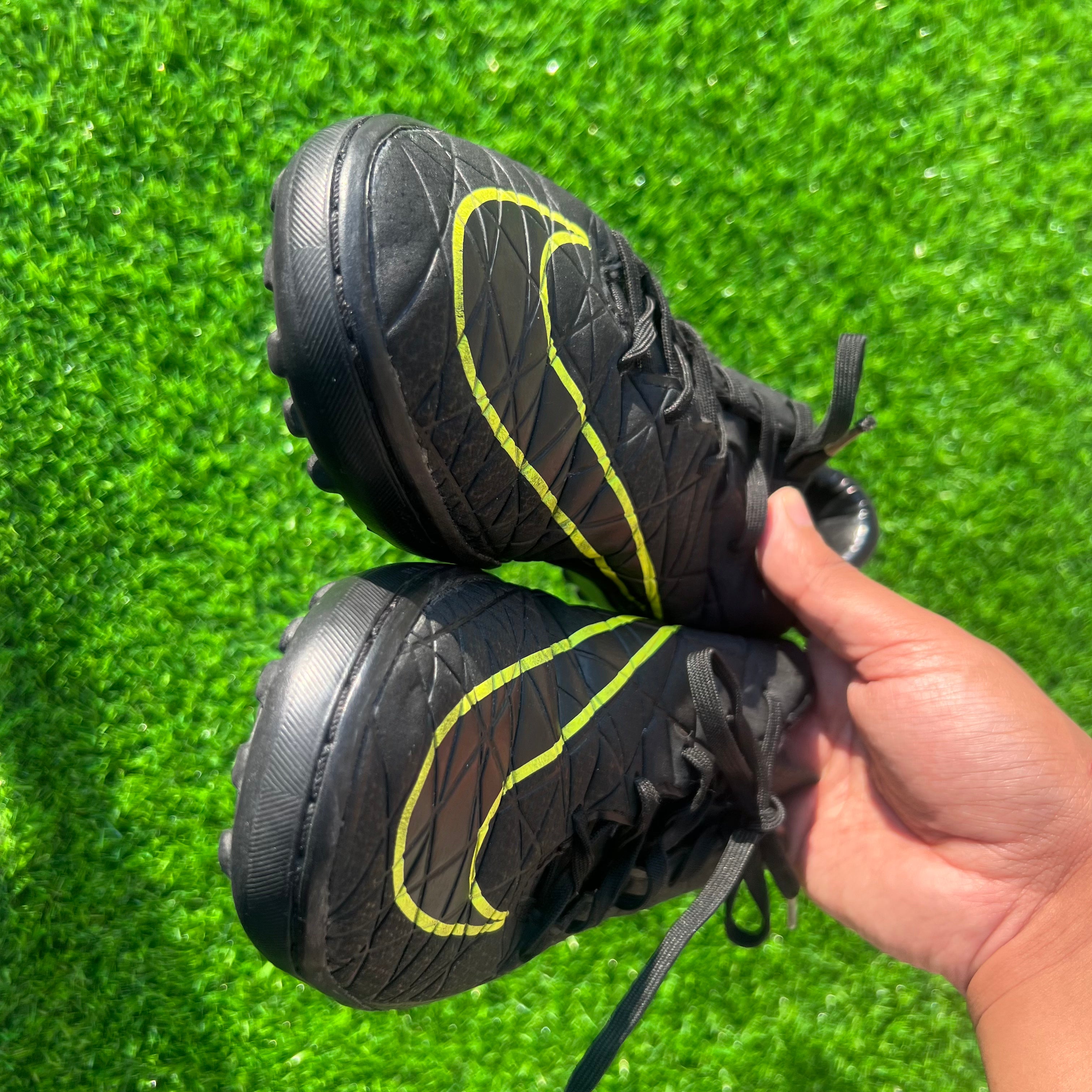 Nike Hypervenom Phelon II TF Indoor Turf Size UK 8.5 / EU 43