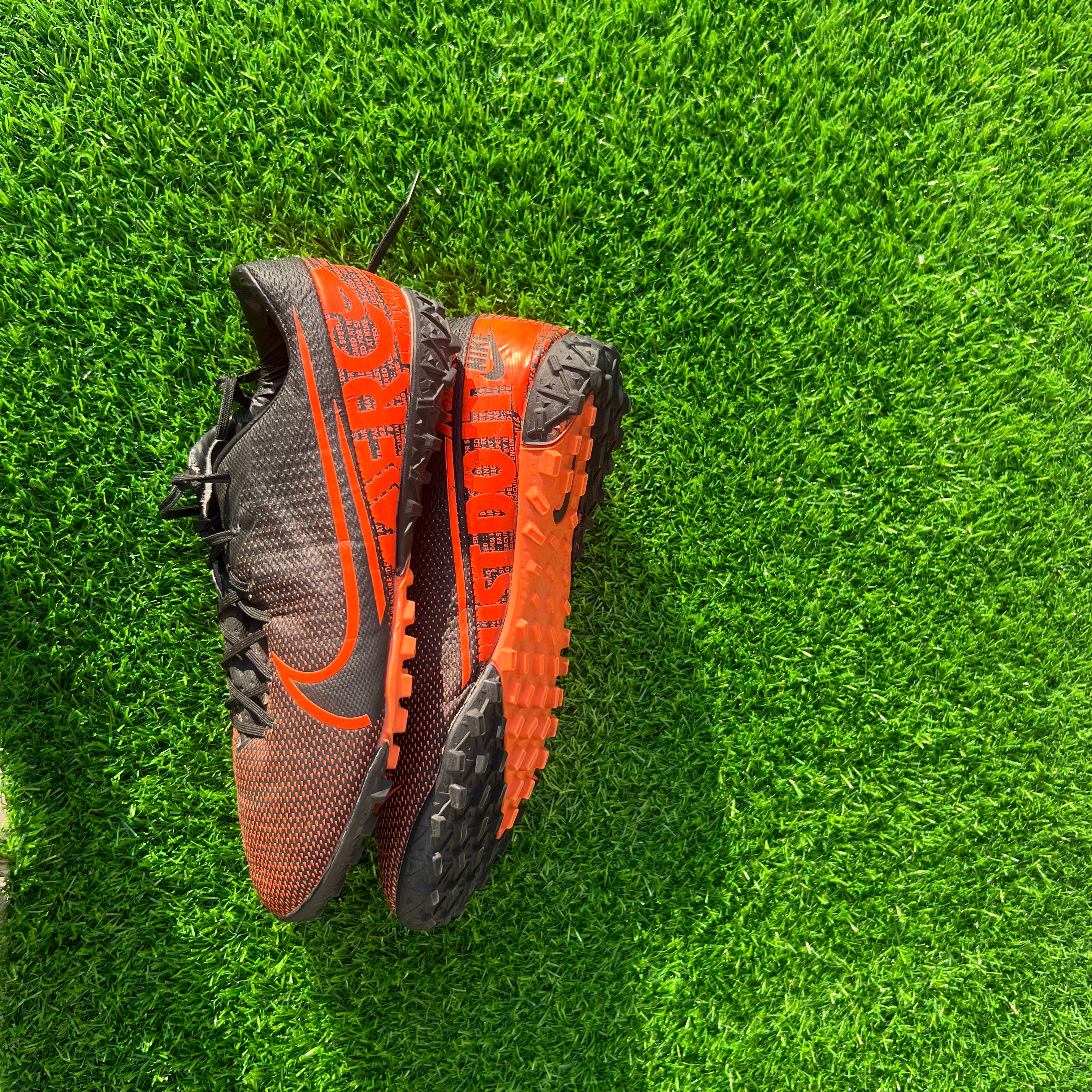 Nike mercurial gripper football shoes UK 6 / EU 40