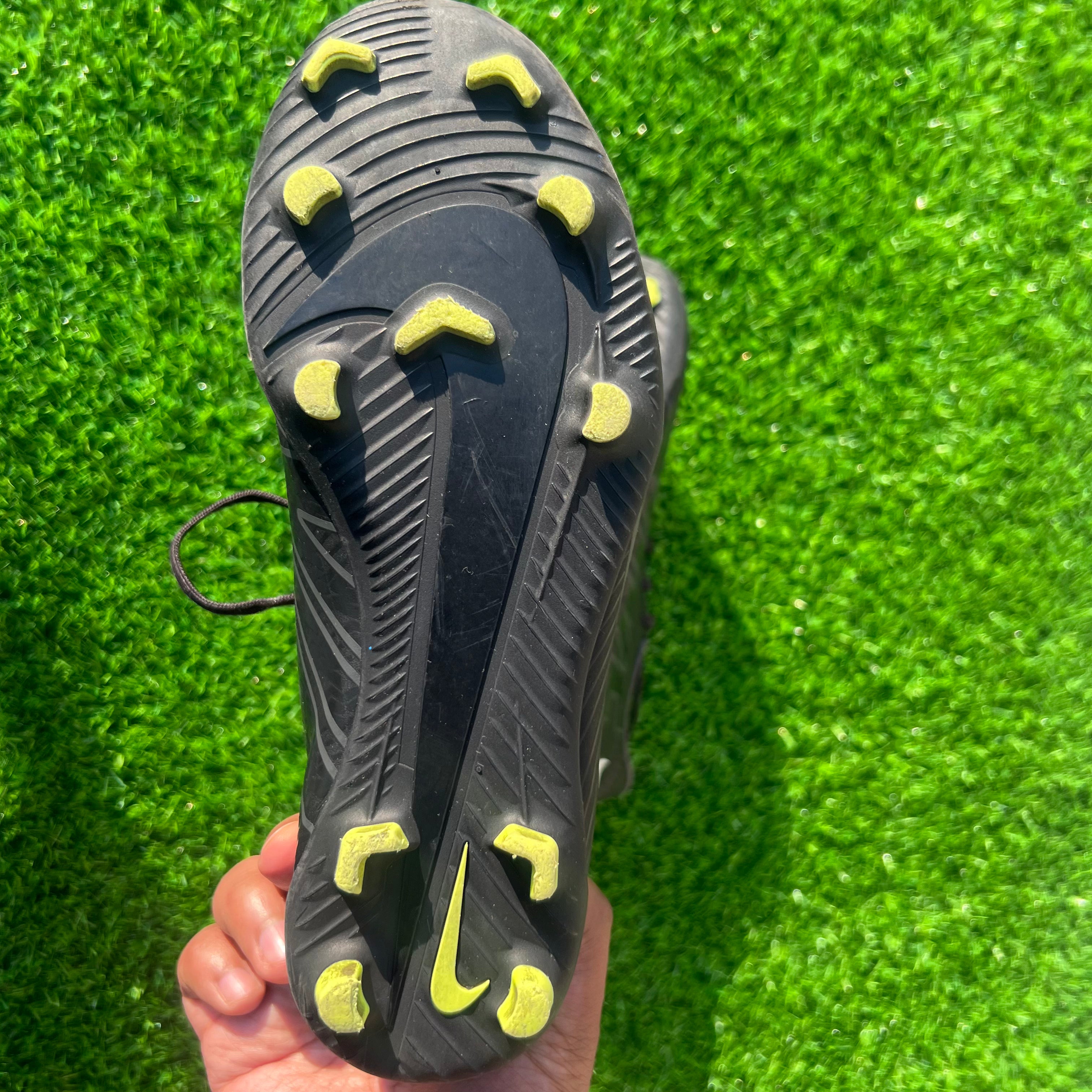NIKE JR Mercurial Vapor 15 club Size UK 5.5 / EU 38.5