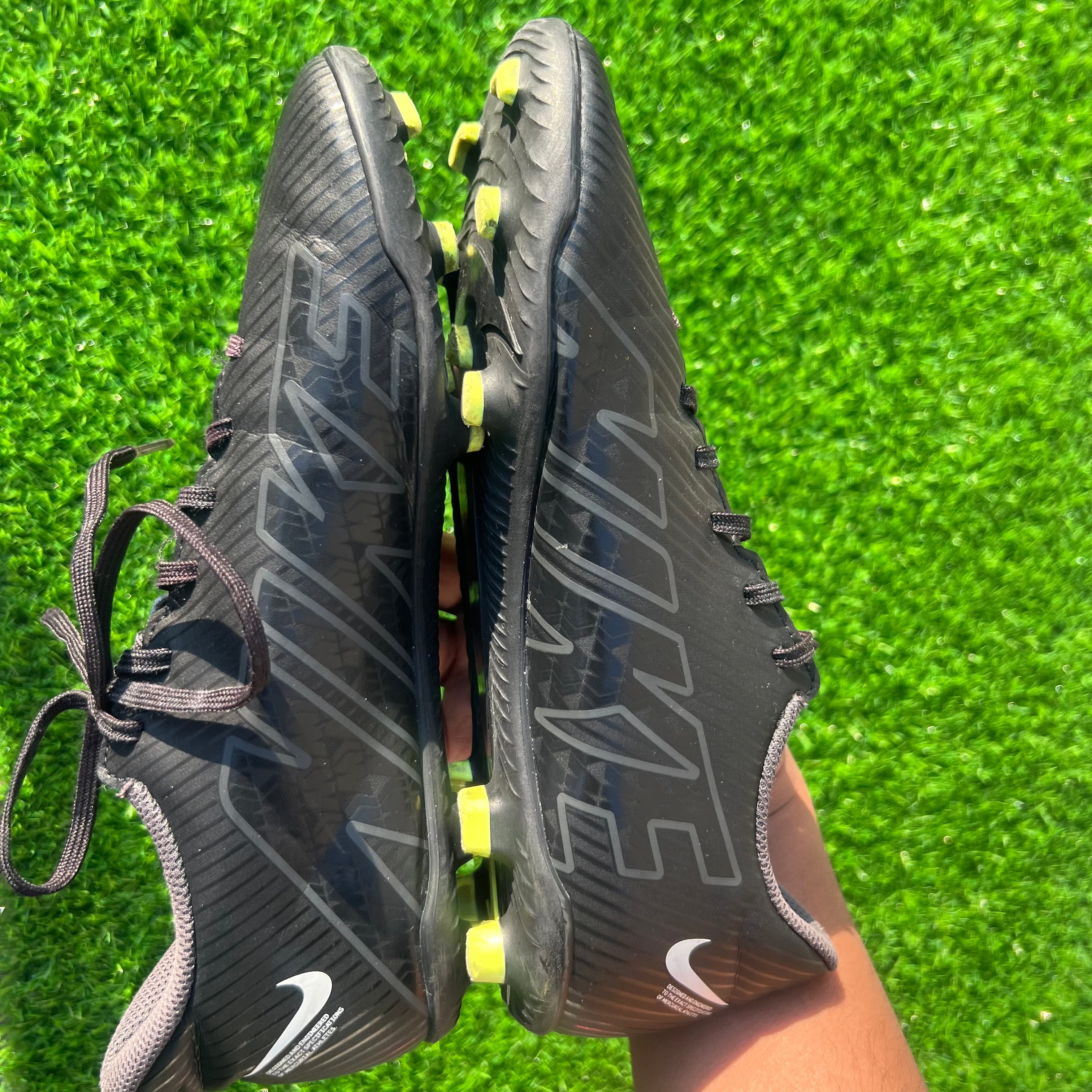 NIKE JR Mercurial Vapor 15 club Size UK 5.5 / EU 38.5