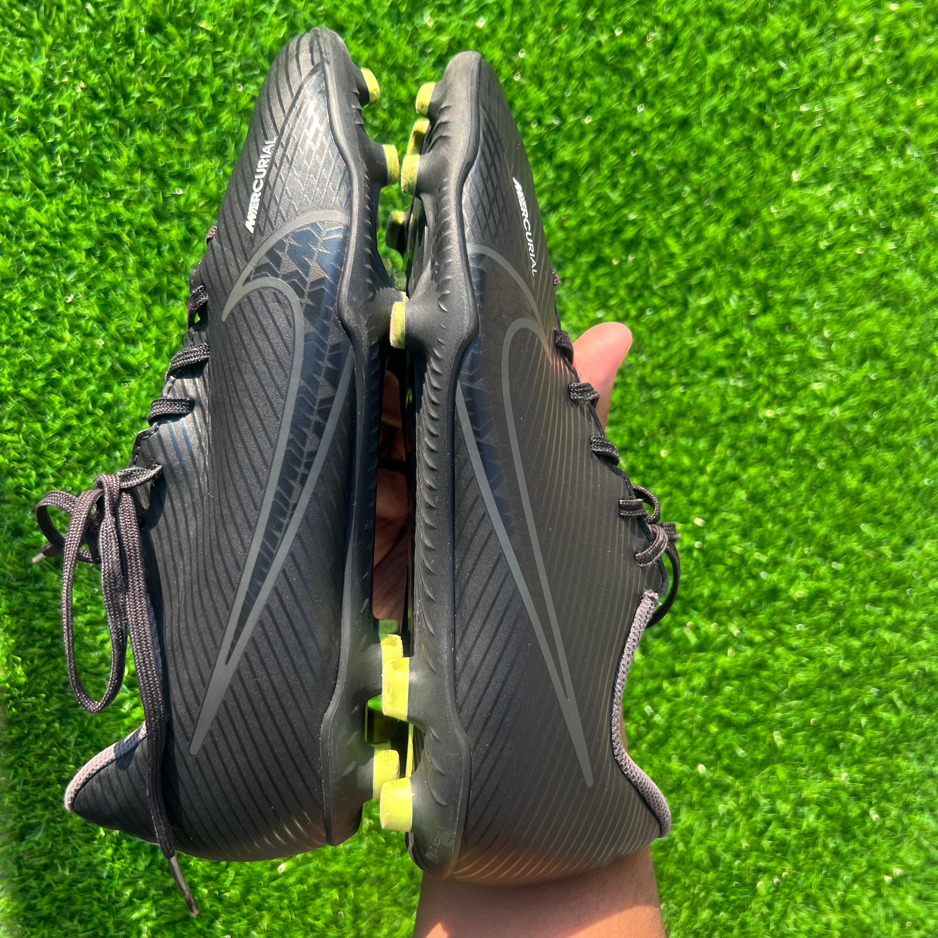 NIKE JR Mercurial Vapor 15 club Size UK 5.5 / EU 38.5