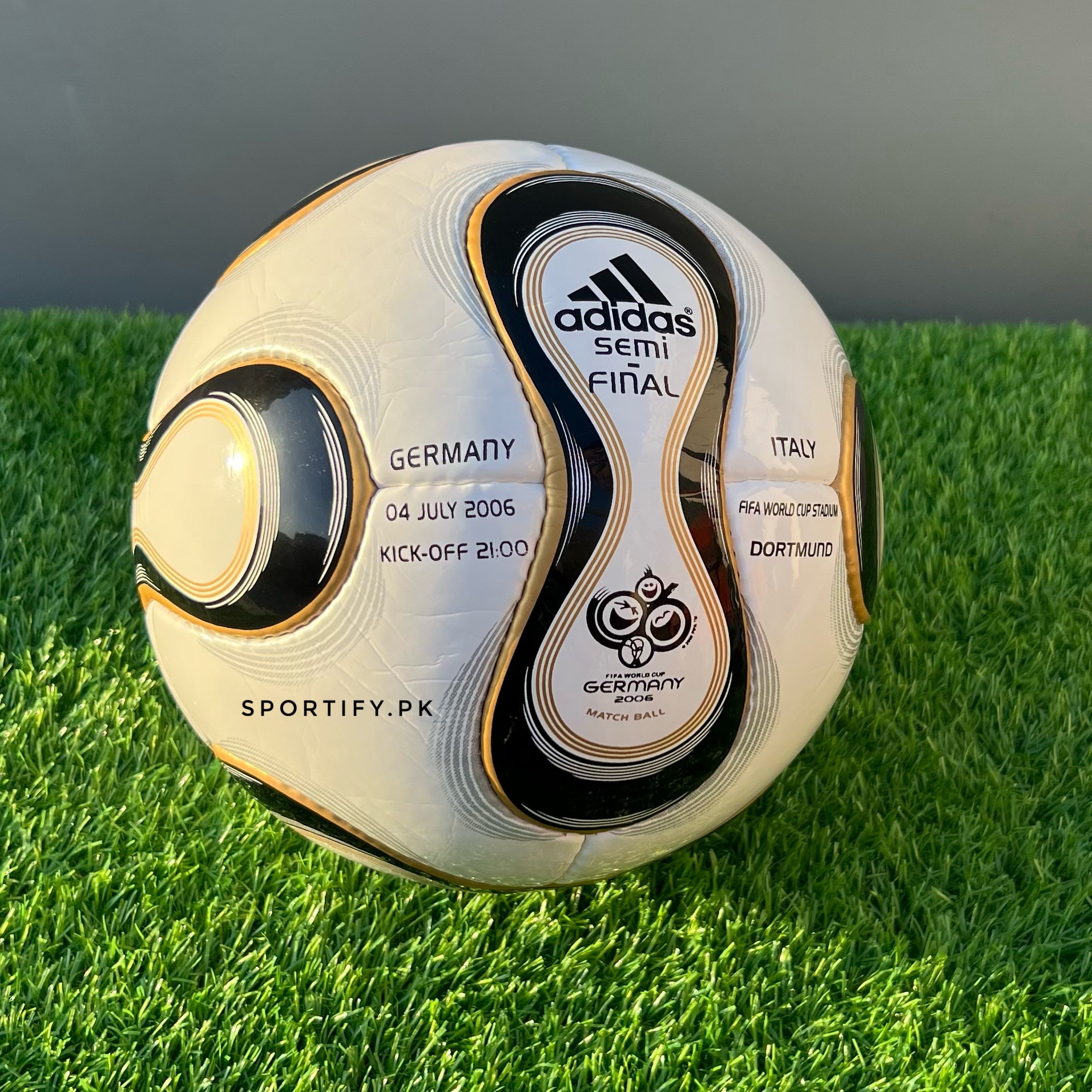 Teamgeist Berlin 2006 Official World Cup Soccer Match Ball Size 5