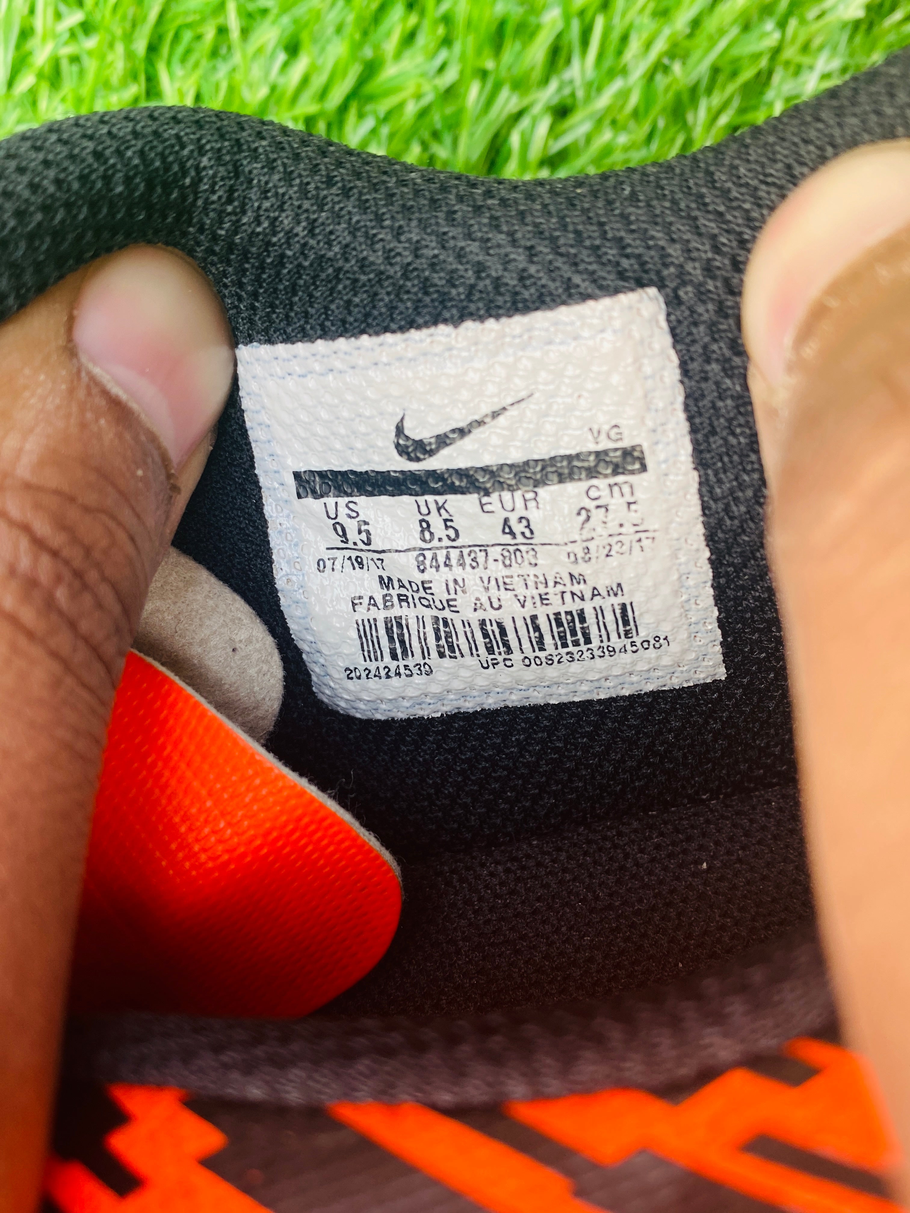 BRAVATAX II TF size UK 8.5/ EU 43