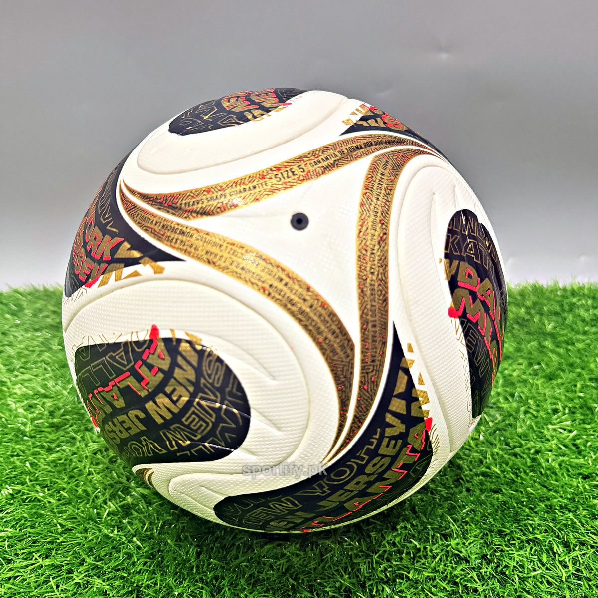 Trionda Final Pro football gold foil detail, size 5