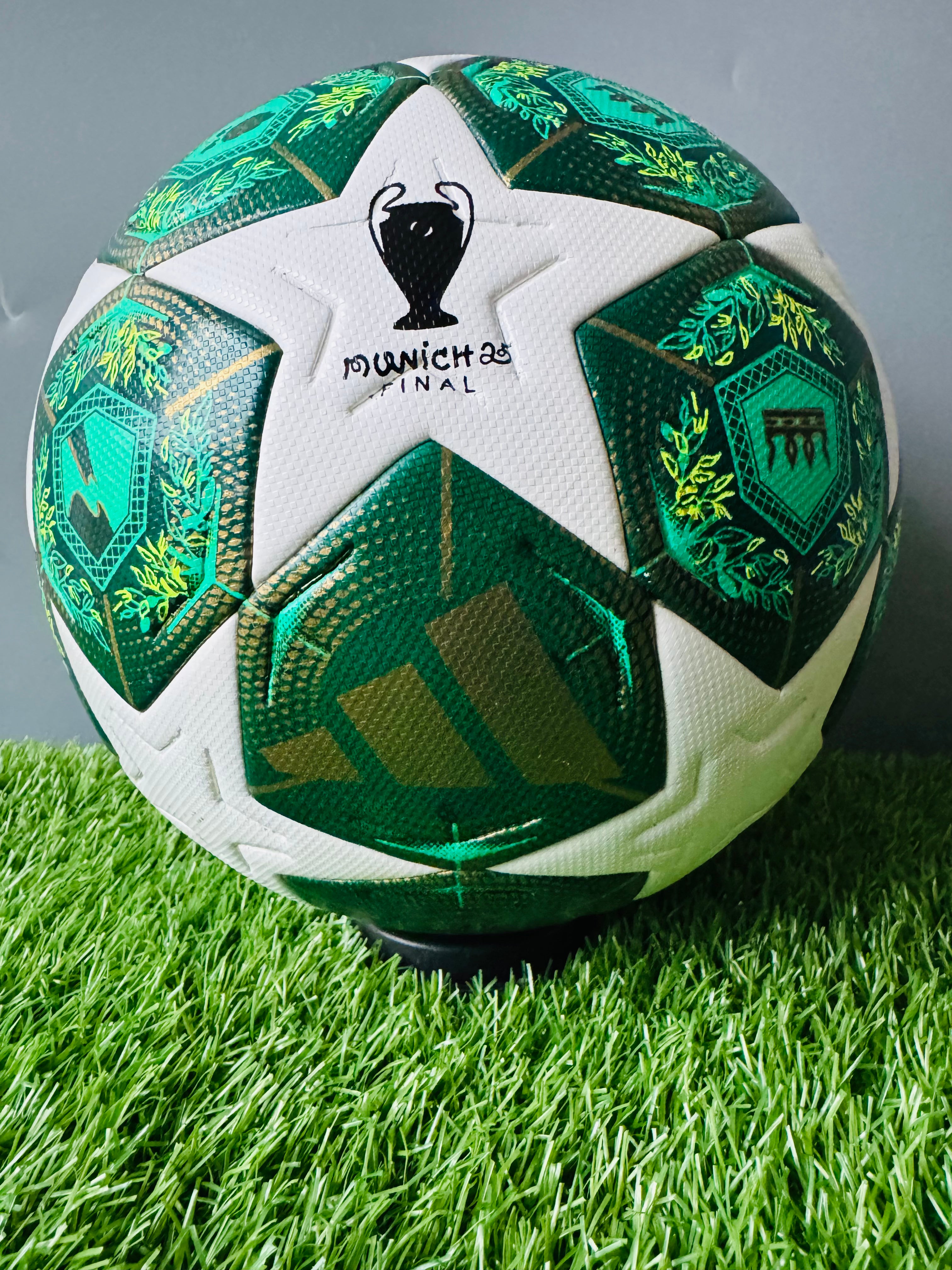 UEFA Champions League Pro Knockout Phase Ball 24/25